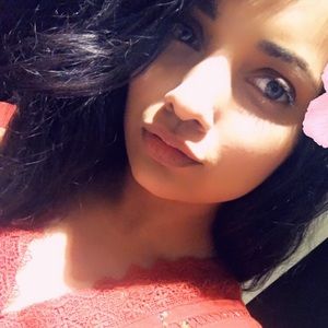 Meet your Posher, Rabia